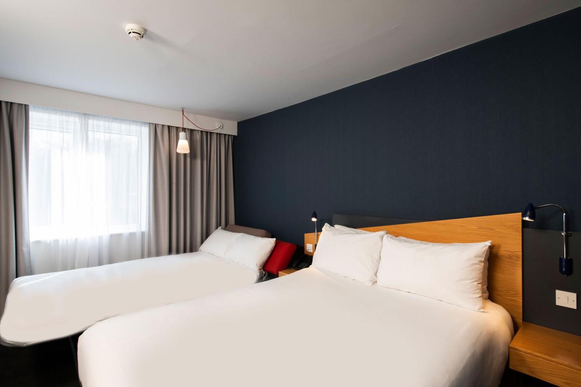 Holiday Inn Express Droitwich Spa By Ihg Rum bild