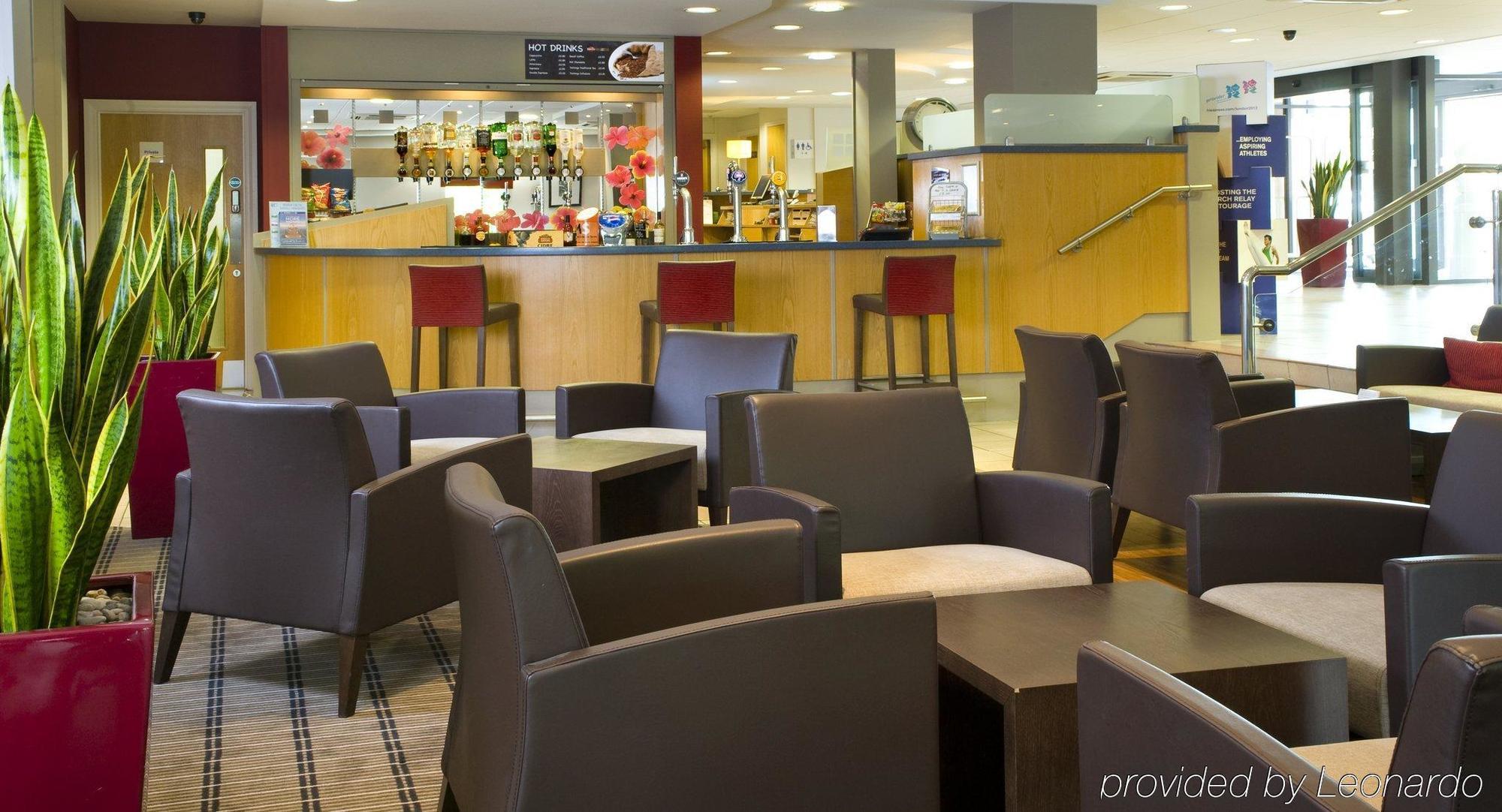 Holiday Inn Express Droitwich Spa By Ihg Restaurang bild