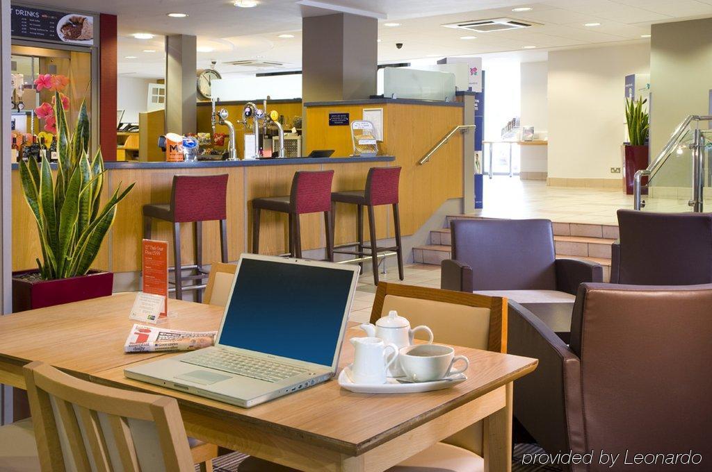 Holiday Inn Express Droitwich Spa By Ihg Restaurang bild