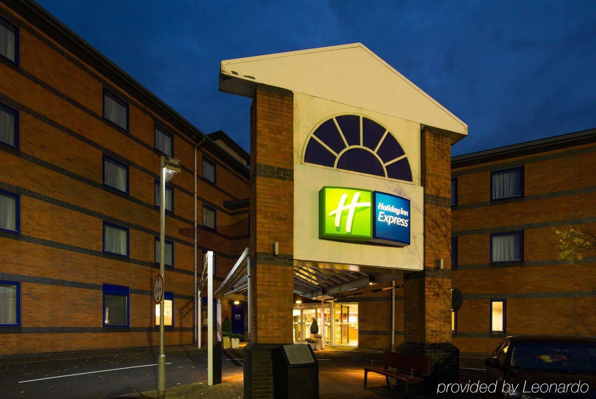 Holiday Inn Express Droitwich Spa By Ihg Exteriör bild