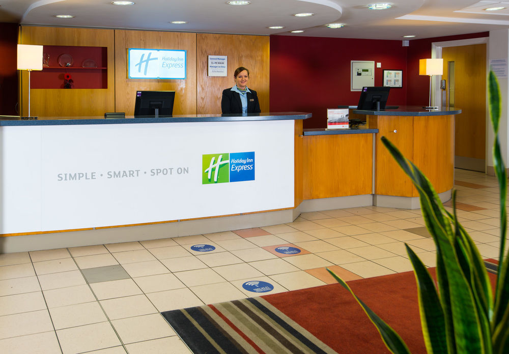 Holiday Inn Express Droitwich Spa By Ihg Exteriör bild